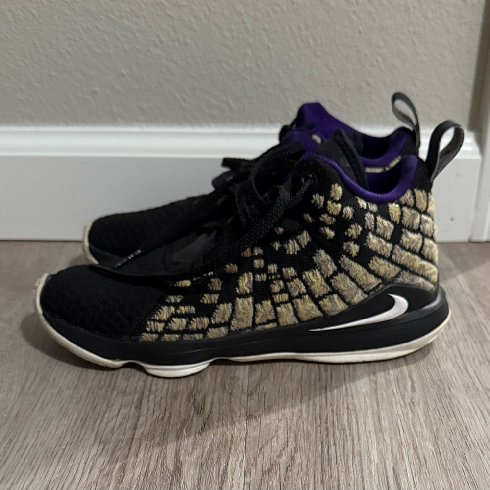 Nike Kids Sneakers LeBron 17 Lakers